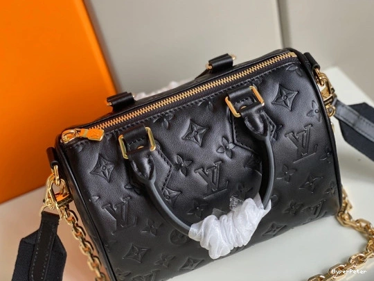 22 LOUIS VUITTON SPEEDY BANDOULIÈRE 0715